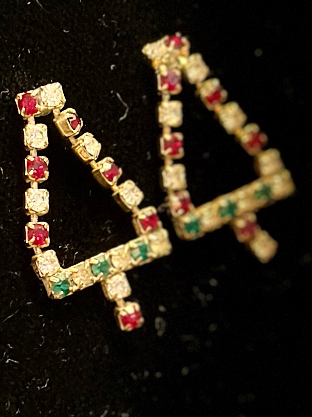 Vintage Gold-Tone abstract Christmas Tree 🎄 rhinestone earrings 🤶